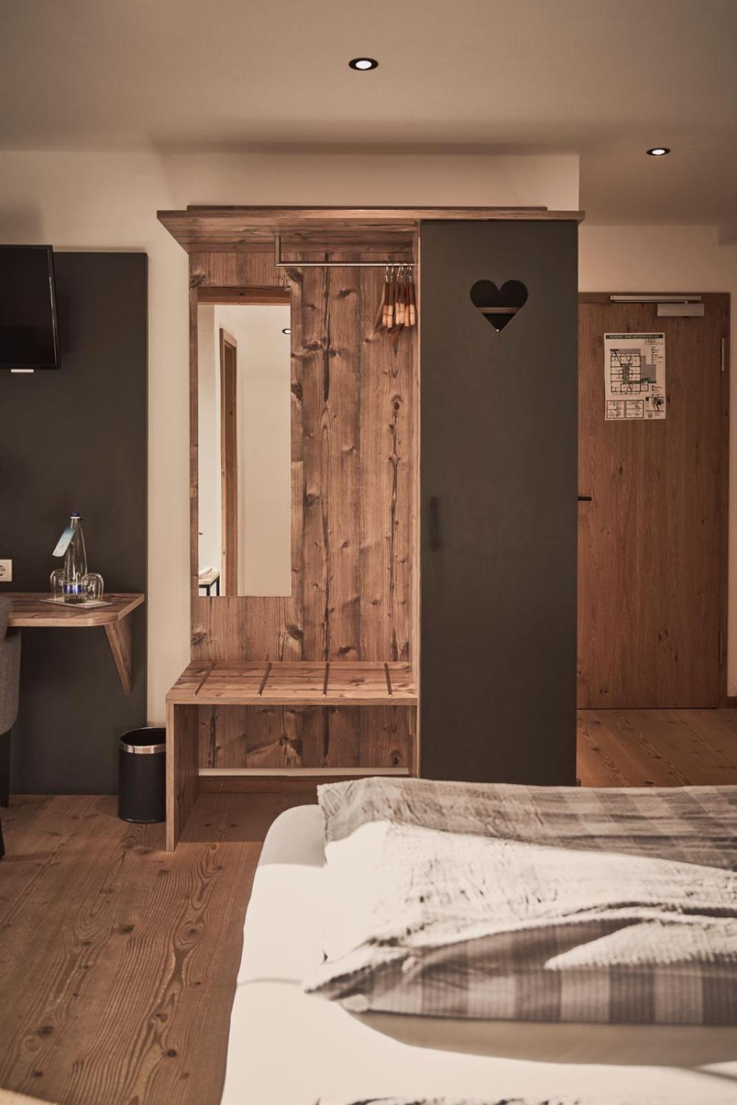 Rait'Ner Wirt Hotel Шлехинг Екстериор снимка