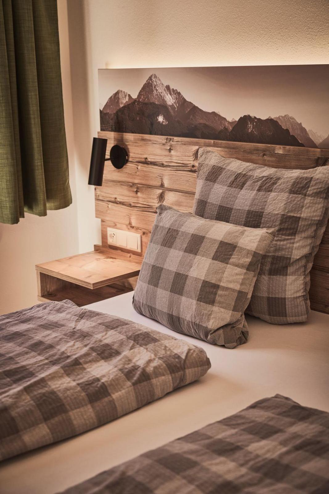 Rait'Ner Wirt Hotel Шлехинг Екстериор снимка