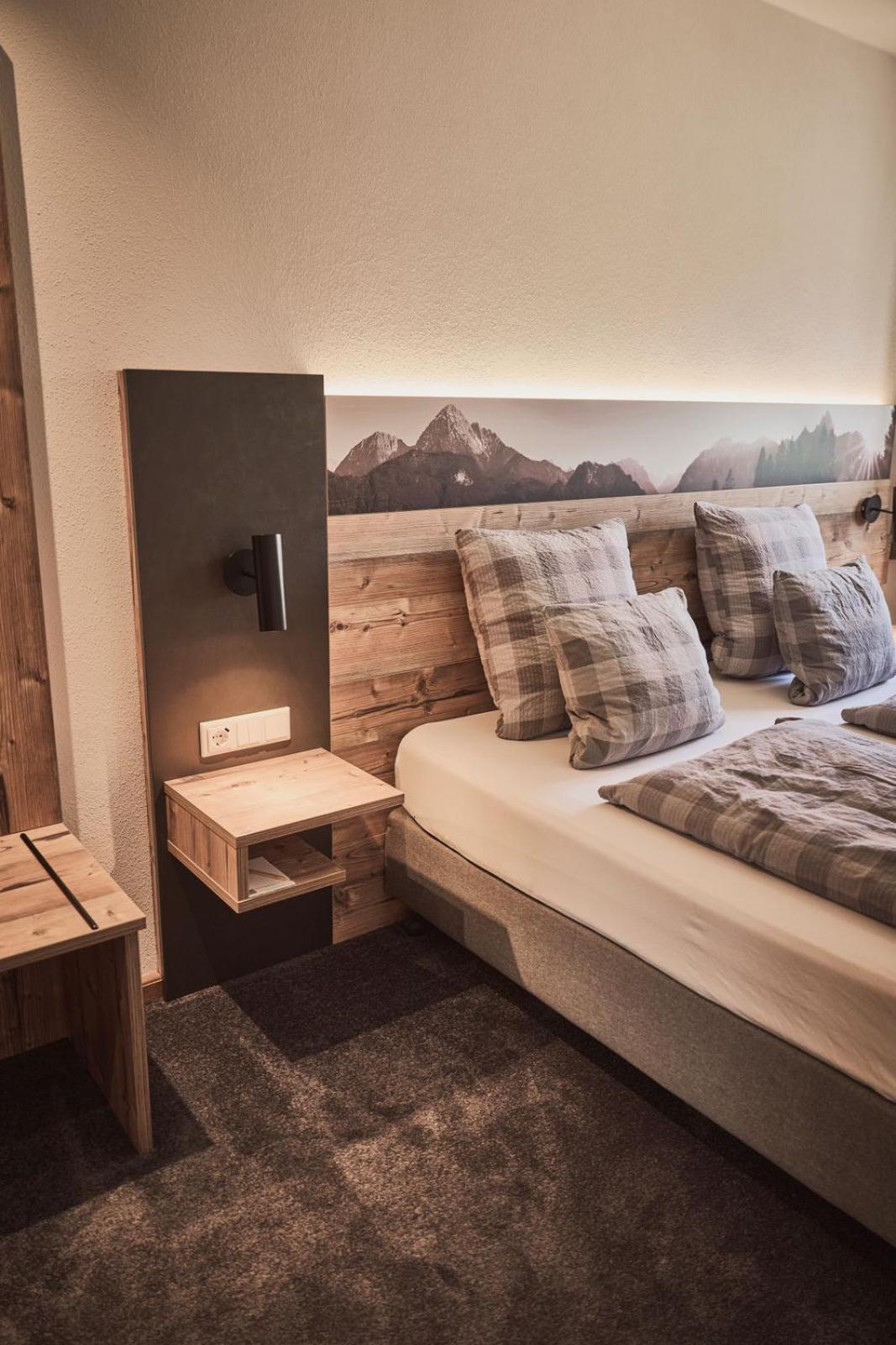 Rait'Ner Wirt Hotel Шлехинг Екстериор снимка